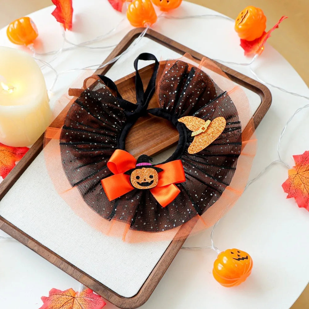Halloween Hunde- & Katzenhalsband – Verstellbarer Spitzenkragen mit Kürbis, Spinne & Geist 🎃 | Bequemes Party-Accessoire